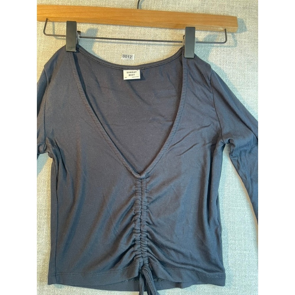 Sunday Best Aritzia Grey Ribbed Ruched V-Neck Long Sleeve Top XS